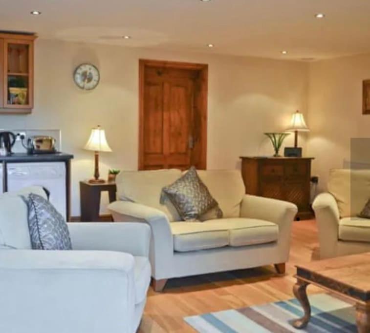 Surrounded By Fields Just 3 Miles From - Upon Avon - Alveston Pastures